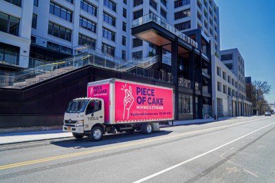 piece-of-cake-moving-and-storage-pink-truck-1-400×267-1